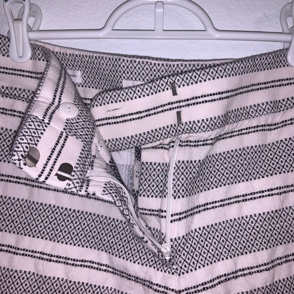 LOFT Woven Stripe Riviera Shorts - Picture 7 of 9